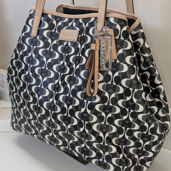 Coach Park Metro Dream C tote bag. EUC! - Picture 2 of 10